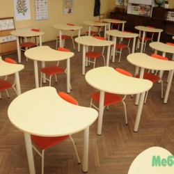Модулна Маса ЛОРИ 80Х61.8 Н=76см с метална  конструкция  .0